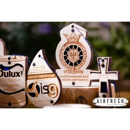 Zawieszki drewniane z filcem i logotypem klienta (1 000 szt.)